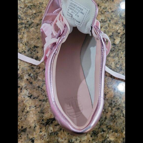 Tory Burch Tory Sport Ruffle Pink Shiney Athletic Running Shoes Womens 7 New